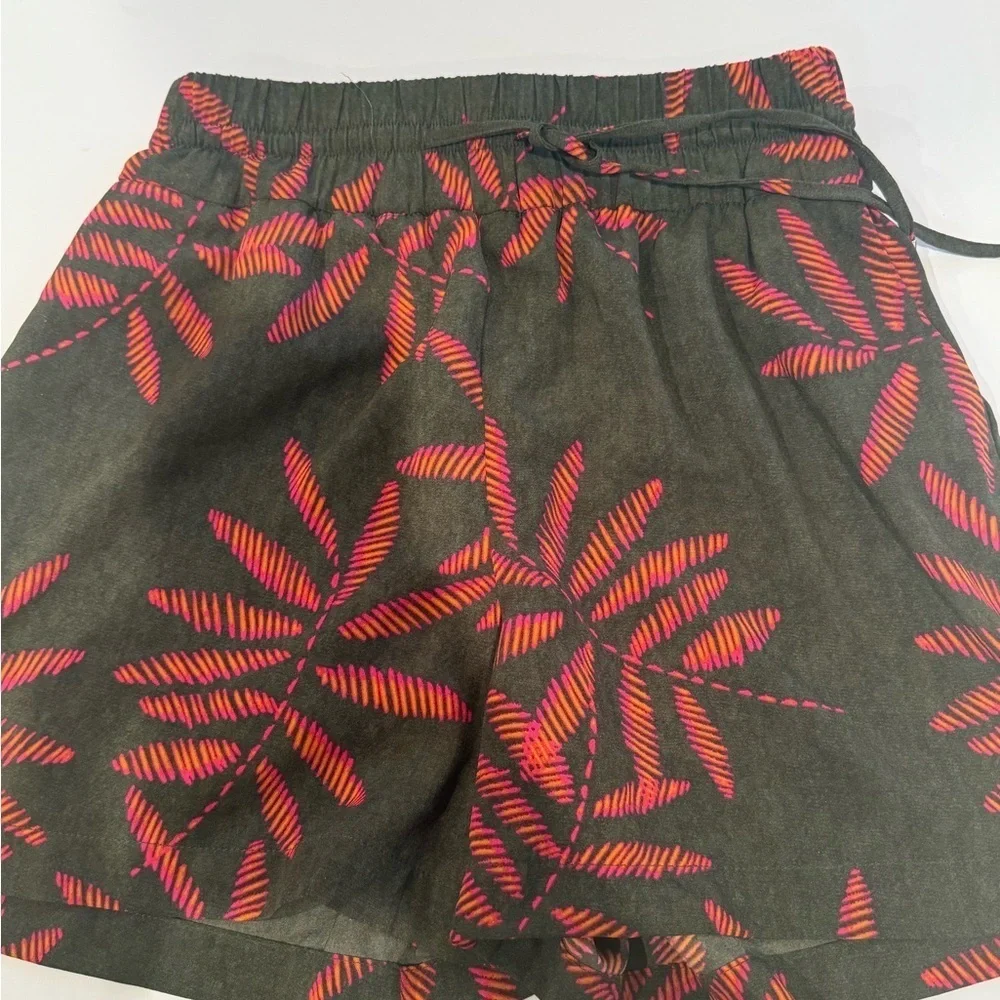 A New Day Tropical Short Set - Picture 3 of 9